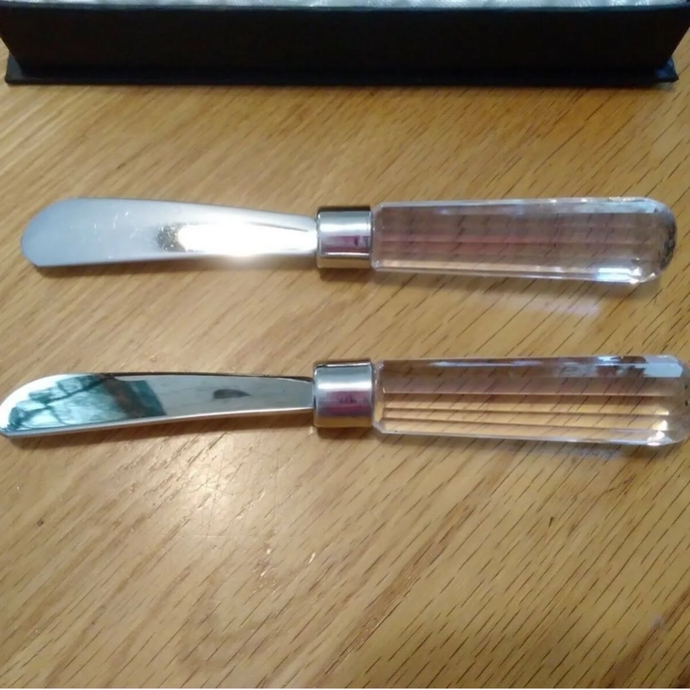 EUC OKEG CASSINI CRYSTAL HANDLE SPREADER KNIVES